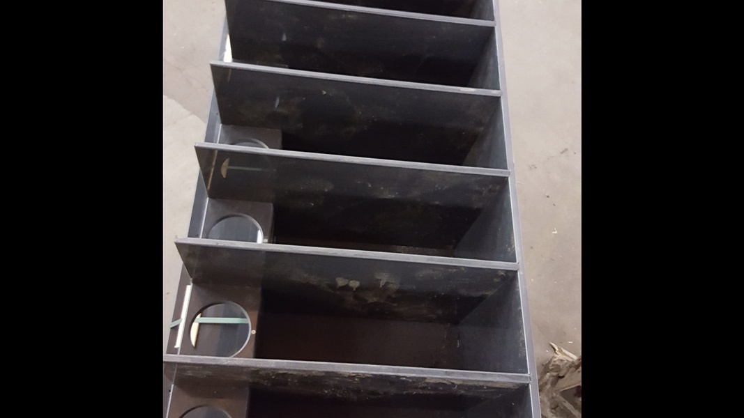 Feeding troughs for goats Feeding bowls for kids