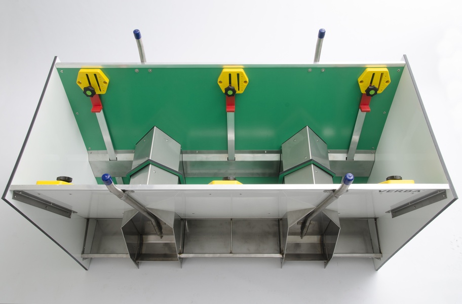 A00-3060 Bigro piglet feeder, top view Top of the Bigro piglet feeder