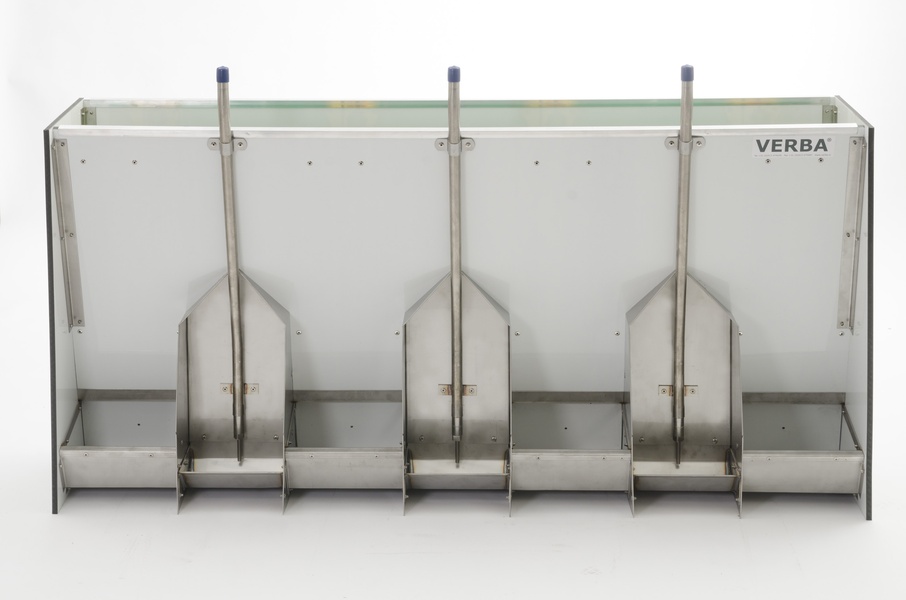 A00-2006 Drowaco 473 piglet feeder Drowaco 473 piglet feeder with drinking and feeding area