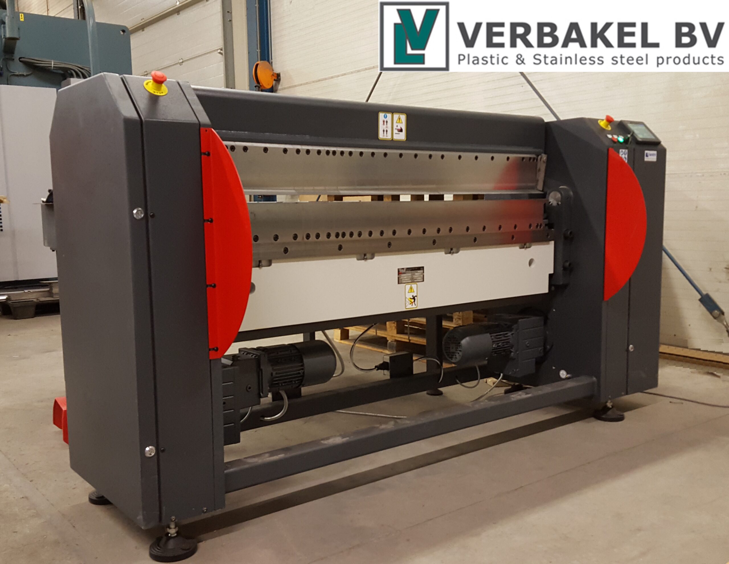 Swivel bending press