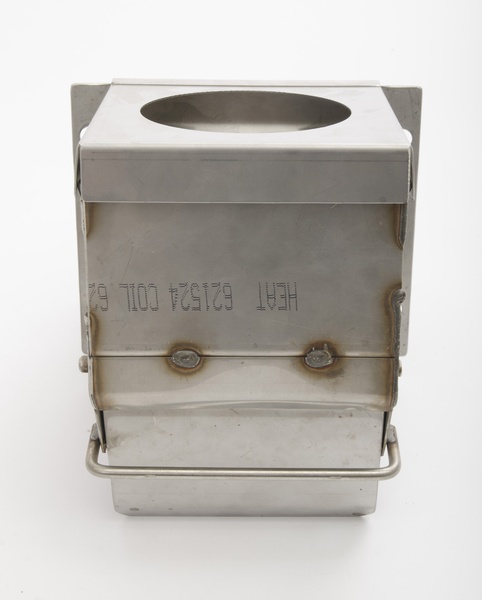 ZVD with lid, witness dispenser Sow feeder mechanism for fitting a transparent feed chute