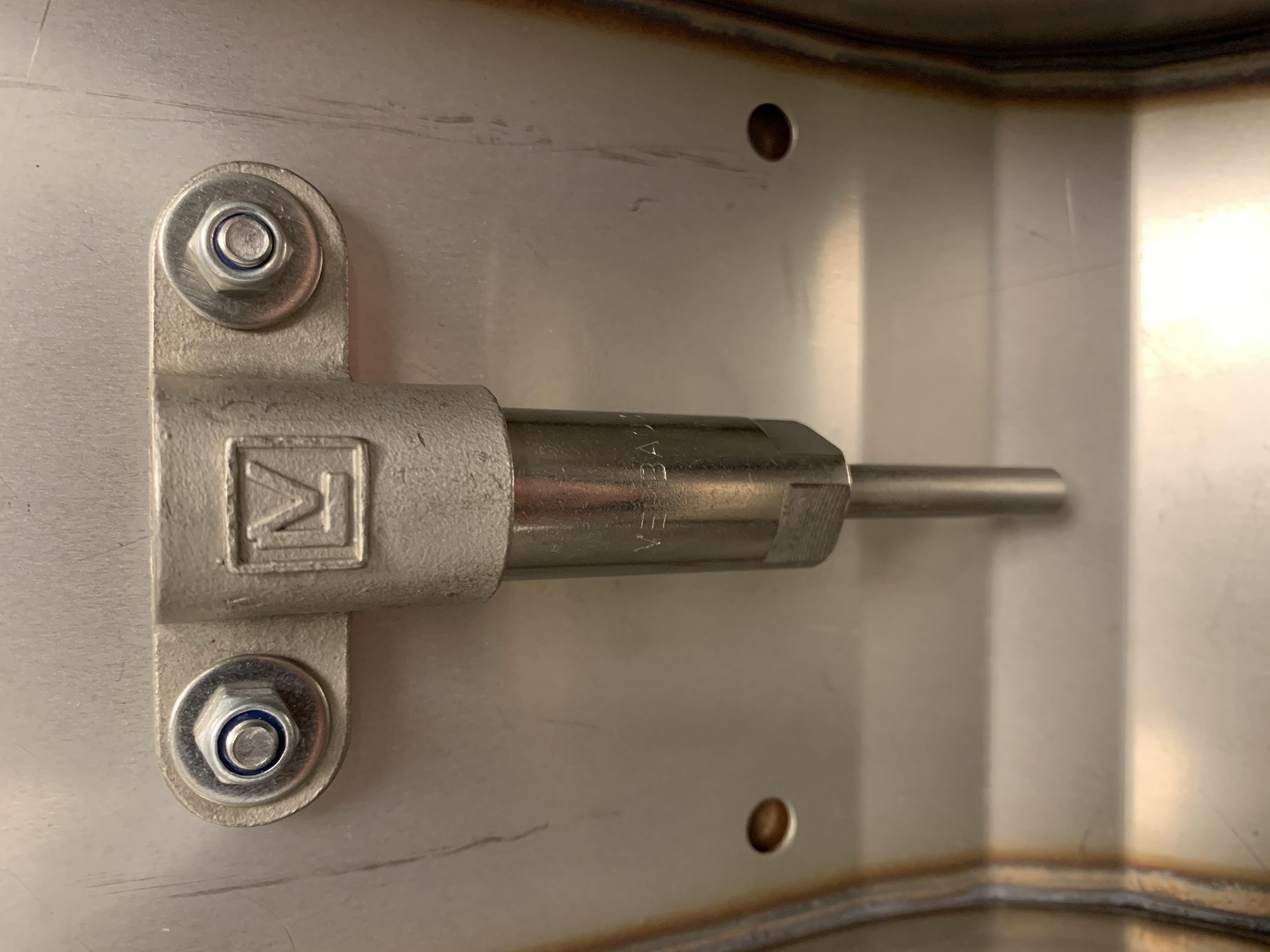 Stainless steel wall bracket for drinking nipple Stainless steel 1/2" wall-mounted drinking nipple